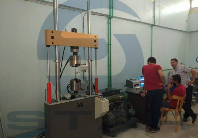 【埃及】客户-电液伺服动态疲劳试验机