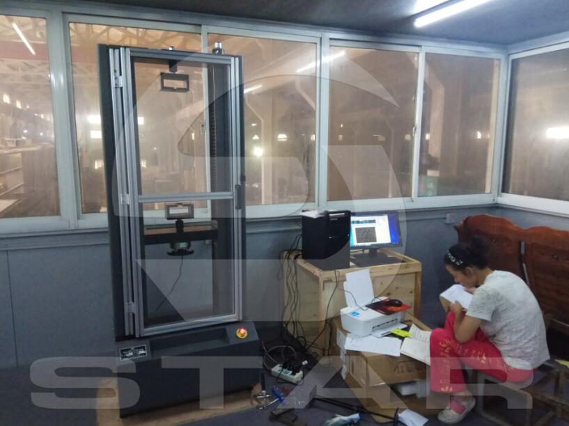 【江苏】无锡客户电子万能试验机带防护罩客户现场图